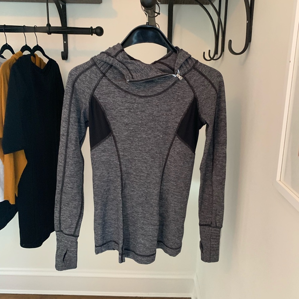 Lululemon Run: Back on Track Pullover size 6